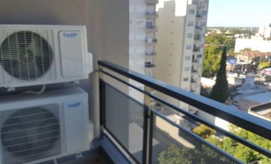 DEPTO DOS AMBIENTES CON COCHERA - FRENTE A LA ESTACION DE BANFIELD