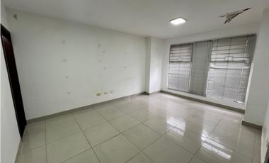 CASA EN TEQUENDAMA PARA USO COMERCIAL