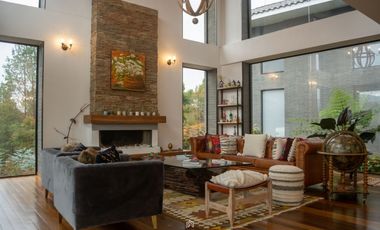 Casa para Arriendo en Medellín en Alto de Palmas