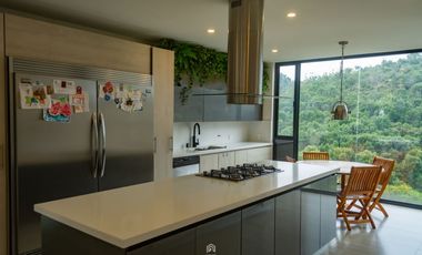 Casa para Arriendo en Medellín en Alto de Palmas