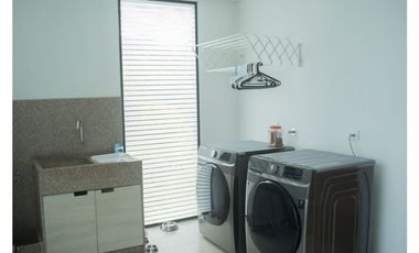 Casa para Arriendo en Medellín en Alto de Palmas