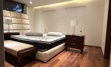 Casa en RENTA de diseño moderno con Alberca techada