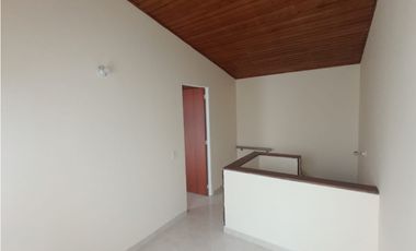 SE ARRIENDA CASA EN C.R ALCAZAR DE MODELIA - LMC