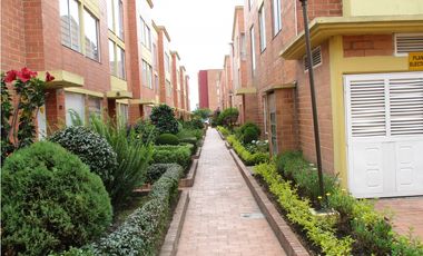 SE ARRIENDA CASA EN C.R ALCAZAR DE MODELIA - LMC