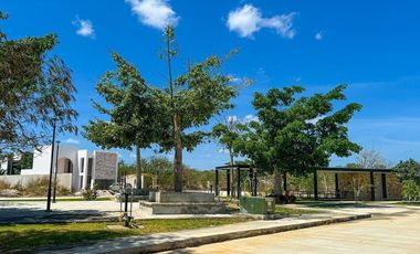 CASA EN VENTA EN MERIDA,CON AMENIDADES, ENTRE PARQUES