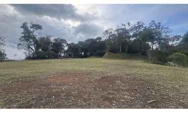 Lote en unidad cerrada en el retiro sector de alta valorización