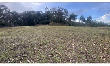 Lote en unidad cerrada en el retiro sector de alta valorización