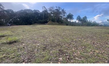 Lote en unidad cerrada en el retiro sector de alta valorización