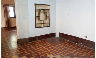 CASA LOTE EN VENTA CON PERMISO PARA 12 PISOS UBICADA EN LAURELES
