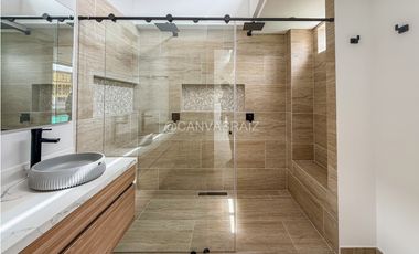 CASA EN UNIDAD CERRADA EN LLANOGRANDE