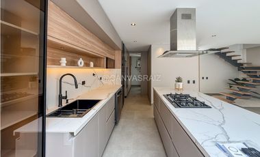 CASA EN UNIDAD CERRADA EN LLANOGRANDE