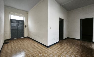 CASA INDEPENDENCIA ESQ COLON, 344.14 M2 CENTRO SAHUAYO MICHOACAN