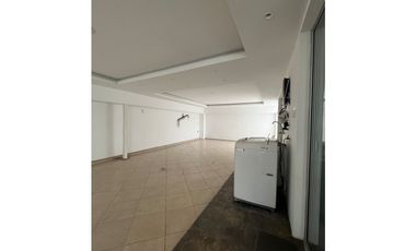 En venta hermosa casa 4 habitaciones urb. Altos de Manta Beach