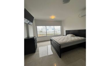 En venta hermosa casa 4 habitaciones urb. Altos de Manta Beach