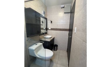 En venta hermosa casa 4 habitaciones urb. Altos de Manta Beach