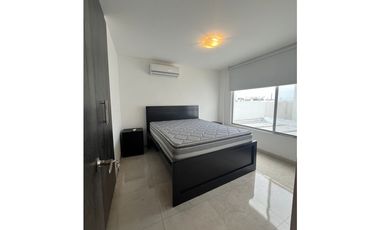En venta hermosa casa 4 habitaciones urb. Altos de Manta Beach