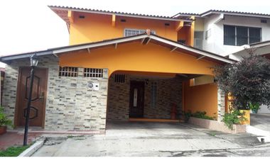 VENTA DE CASA CON CIRCUITO CERRADO EN CONDADO DEL REY