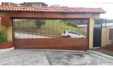 VENTA DE CASA CON CIRCUITO CERRADO EN CONDADO DEL REY