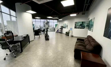 OFICINA EN CALLE 50 PH F&F .TOWERS AMOBLADA 145M2 A ESTRENAR