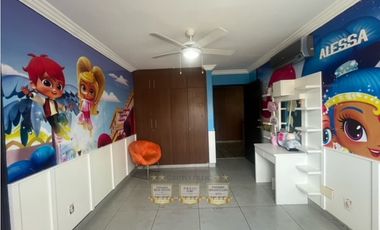 Venta casa en Brisas del Golf con Piscina