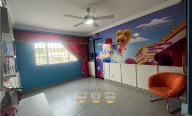 Venta casa en Brisas del Golf con Piscina