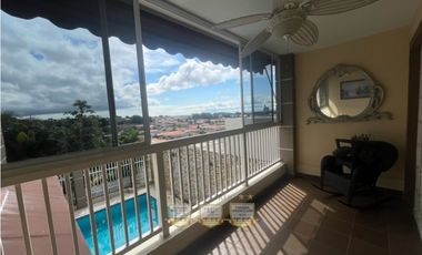 Venta casa en Brisas del Golf con Piscina