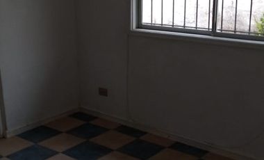 Casa en pequeño pasaje cerrado