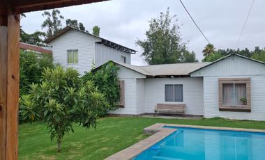 MB, VENDE HERMOSA CASA LAGO RAPEL 5D+1B+E