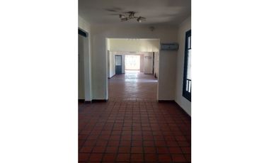 ESQUINA COMERCIAL RUTA PANAMERICANA RAMAL ESCOBAR - BENAVIDEZ