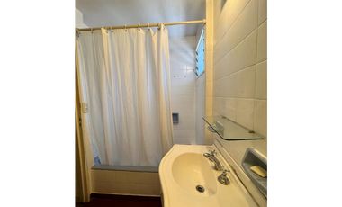 CASA EN BECCAR TRES DORMITORIOS  centro a 4 cuadras estacion