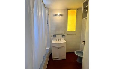 CASA EN BECCAR TRES DORMITORIOS  centro a 4 cuadras estacion