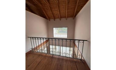 VENDE CASA EN B° LA CAPILLA, VISTALBA, LUJN DE CUYO, MENDOZA.