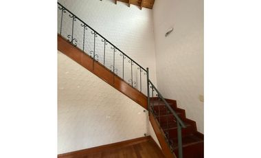 VENDE CASA EN B° LA CAPILLA, VISTALBA, LUJN DE CUYO, MENDOZA.