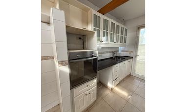 VENDE CASA EN B° LA CAPILLA, VISTALBA, LUJN DE CUYO, MENDOZA.