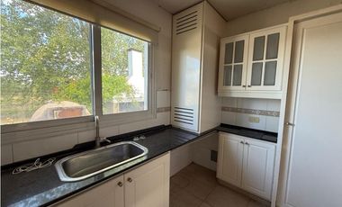 VENDE CASA EN B° LA CAPILLA, VISTALBA, LUJN DE CUYO, MENDOZA.