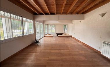 VENDE CASA EN B° LA CAPILLA, VISTALBA, LUJN DE CUYO, MENDOZA.