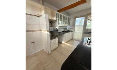 VENDE CASA EN B° LA CAPILLA, VISTALBA, LUJN DE CUYO, MENDOZA.