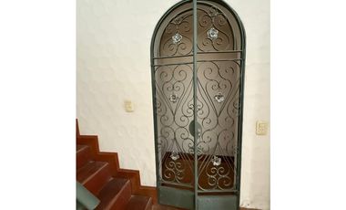 VENDE CASA EN B° LA CAPILLA, VISTALBA, LUJN DE CUYO, MENDOZA.