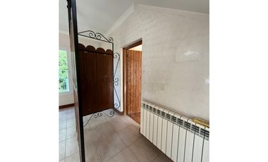 VENDE CASA EN B° LA CAPILLA, VISTALBA, LUJN DE CUYO, MENDOZA.