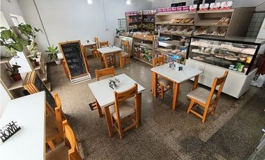 VENTA-CASA+LOCAL COMERCIAL EN AV. ALFONCINA STORNI-Bº PARQUE LICEO