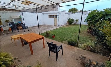 VENTA-CASA+LOCAL COMERCIAL EN AV. ALFONCINA STORNI-Bº PARQUE LICEO