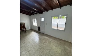 Ph de 2 ambientes con dependencia - Laprida 3345