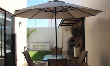 Casa en Fraccionamiento en Puerta Real Corregidora en Renta