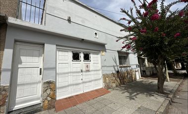 Casa estilo colonial apta p/ múltiples destinos (R2)