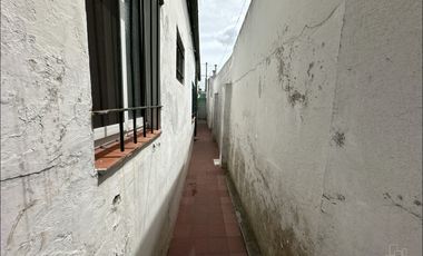 Casa estilo colonial apta p/ múltiples destinos (R2)