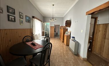 Casa estilo colonial apta p/ múltiples destinos (R2)