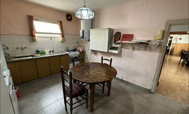 Casa estilo colonial apta p/ múltiples destinos (R2)