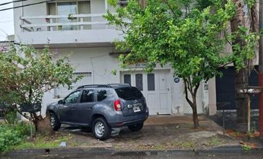 Casa PH en alquiler en Lanus Oeste