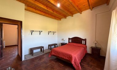 Casa en venta c/ cochera en Humahuaca