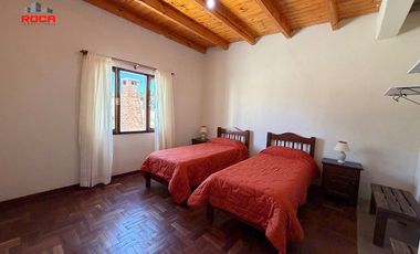 Casa en venta c/ cochera en Humahuaca